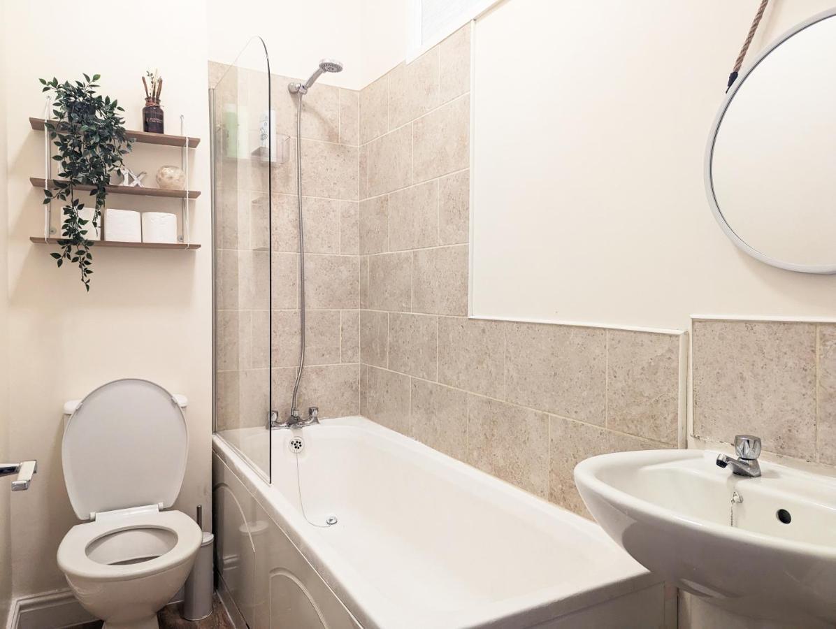 Guest Rooms In Anfiled Near Stadium, Free Parking 리버풀 외부 사진